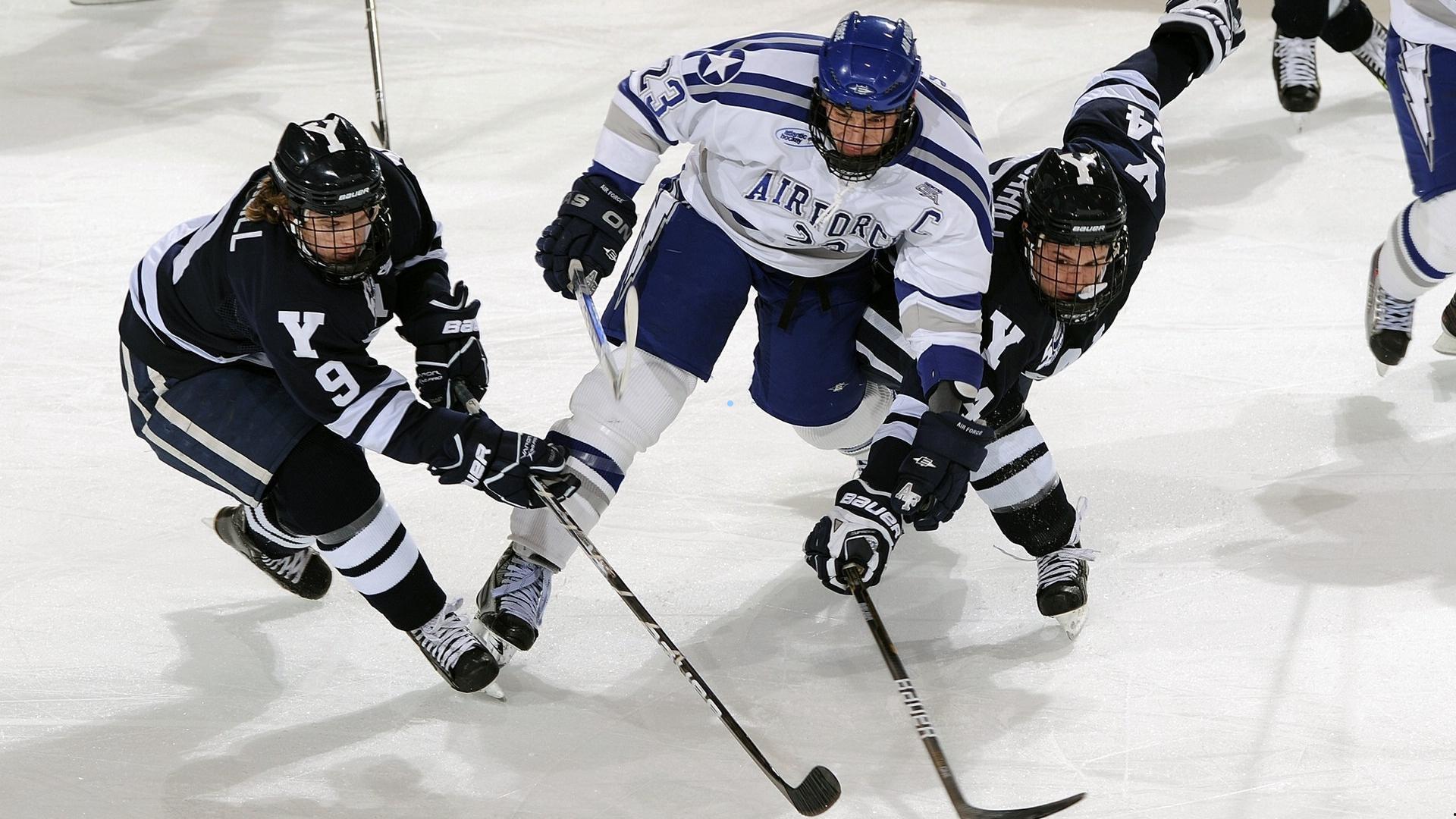 重温2004亚洲杯决赛荣光,球迷齐声期盼U23青年军今夜气势决胜