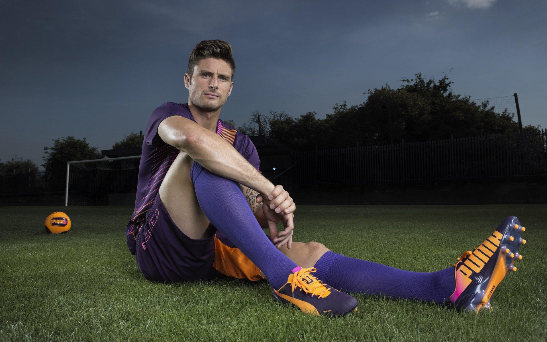 塞内加尔足协官方宣布归化前法国U20国脚姆巴耶与马马杜-萨尔，国家队实力再升级